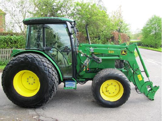 John Deere 5515  -  2007  :  6800 Eur